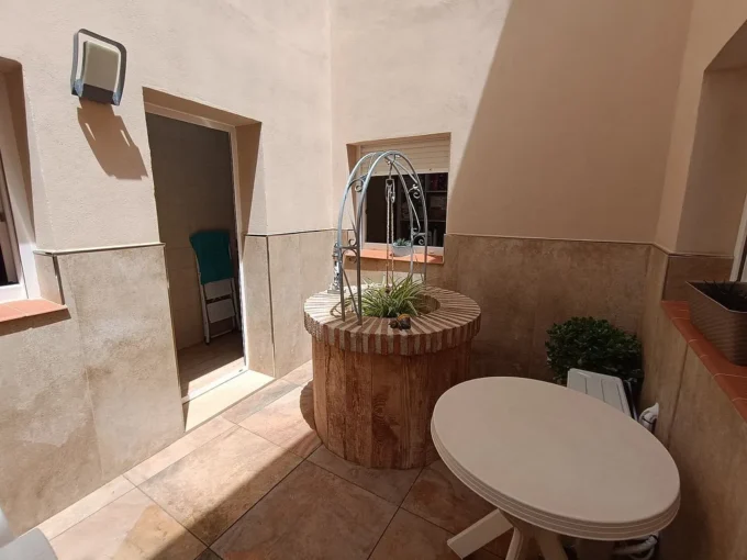 Casa adosada en venta en calle CL Poniente Algcosta de 5 habitaciones con terraza y jardín