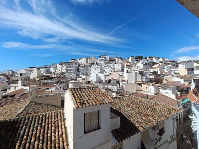 Casa adosada en venta en calle Derecho Humanos de 12 habitaciones con terraza